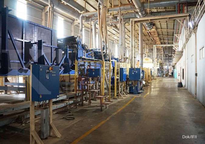 Badai Geopolitik Gempur Industri Panel Kayu, Biaya Produksi Meroket Tajam
