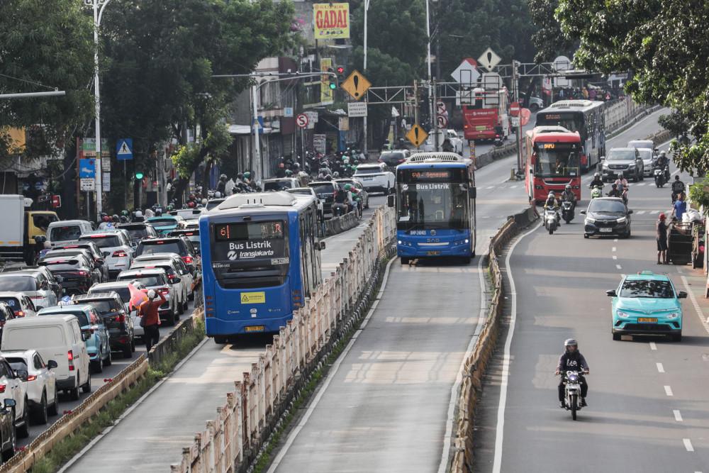 Lonjakan Penumpang Transportasi Publik Jakarta: Gubernur Ungkap Kenaikan 9,7% di Triwulan II 2026