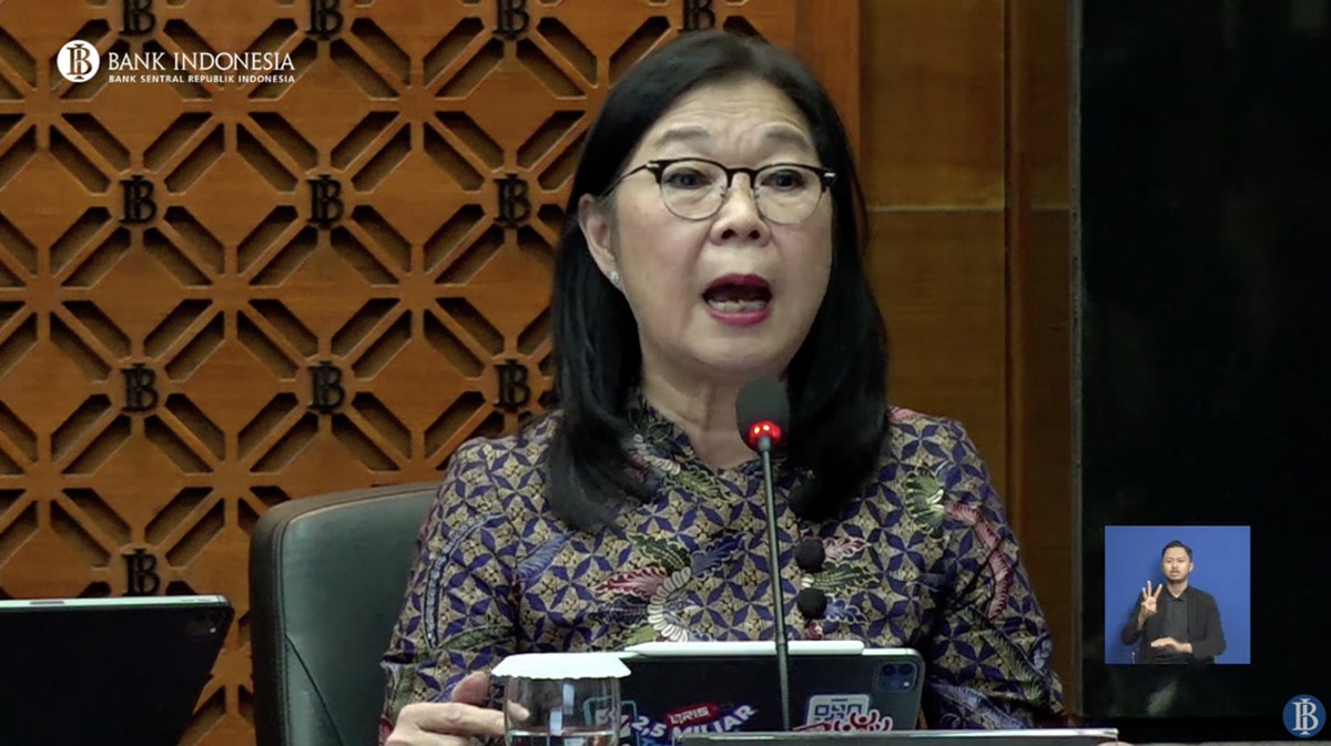 Foto: Filianingsih Hendarta Deputi Gubernur dalam acara pengumuman hasil rapat dewan Gubernur, Oktober 2024 dengan cakupan tahunan. (Tangkapan layar Youtube Bank Indonesia)
