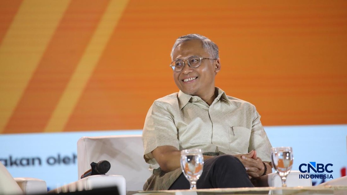 Foto: Direktur Jenderal Pengelolaan Pembiayaan dan Risiko, Direktorat Jenderal Pengelolaan Pembiayaan dan Risiko, Kementerian Keuangan RI, Suminto saat menyampaikan pemaparan dalam Jogja Financial Festival 2026 di Jogja Expo Center (JEC), Yogyakarta, DIY, Sabtu (23/5/2026). (CNBC Indonesia/Muhammad Sabki)