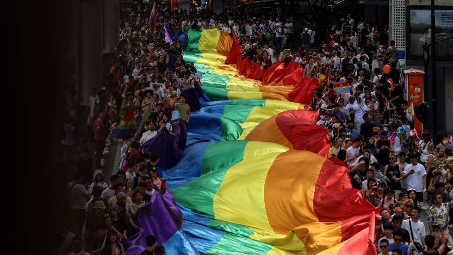 Van Putih Terjang Perayaan Pride Berlin, 1 Tewas dan 16 Terluka dalam Insiden Mengerikan