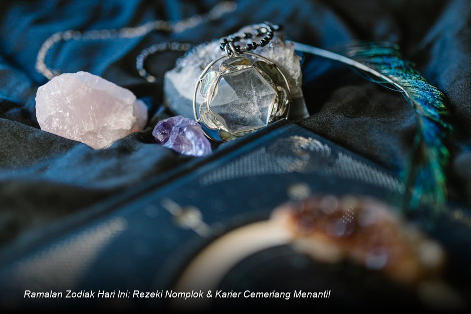 Ramalan Zodiak Hari Ini: Rezeki Nomplok & Karier Cemerlang Menanti!